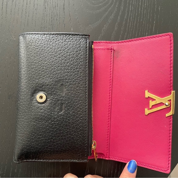 Louis Vuitton Capucines Compact Wallet - Picture 3 of 7